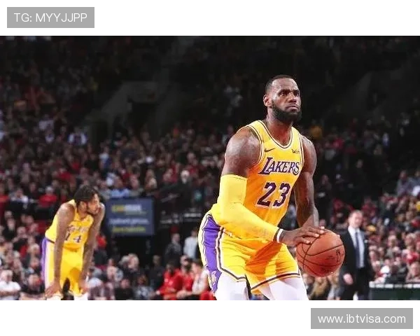 詹姆斯高效贡献18分7板7助 带队取胜